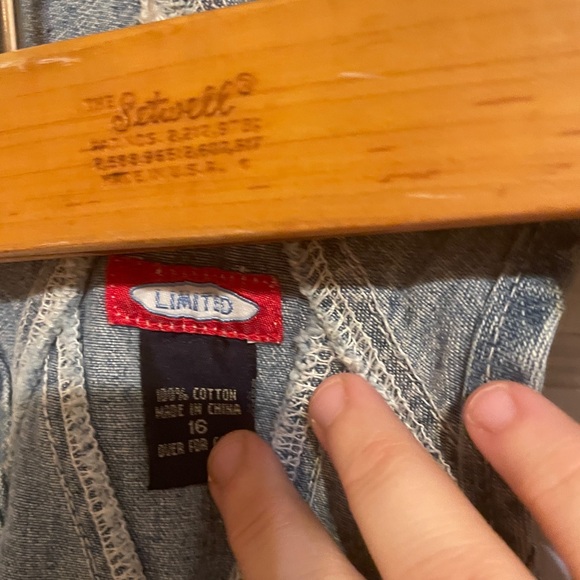 Vintage Limited Overalls

In great condition. No holes, tears, or stains - Picture 2 of 8